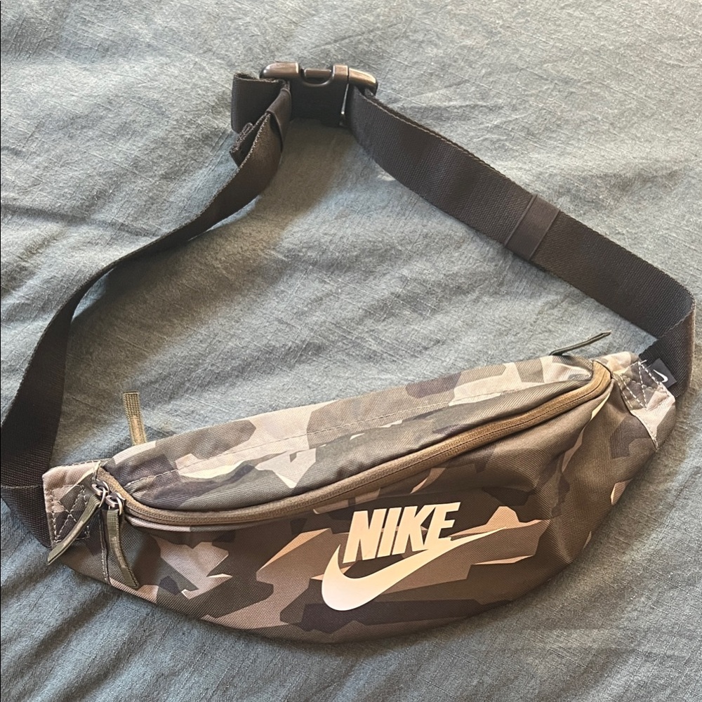 Nike Camouflage Belt Bag - Black and Brown